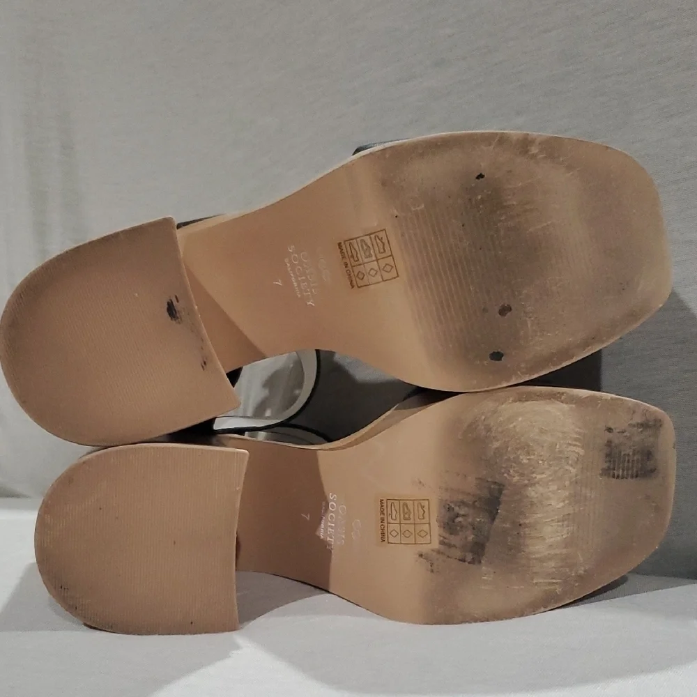 Oasis Society Elegant Black and Tan Platform Heels